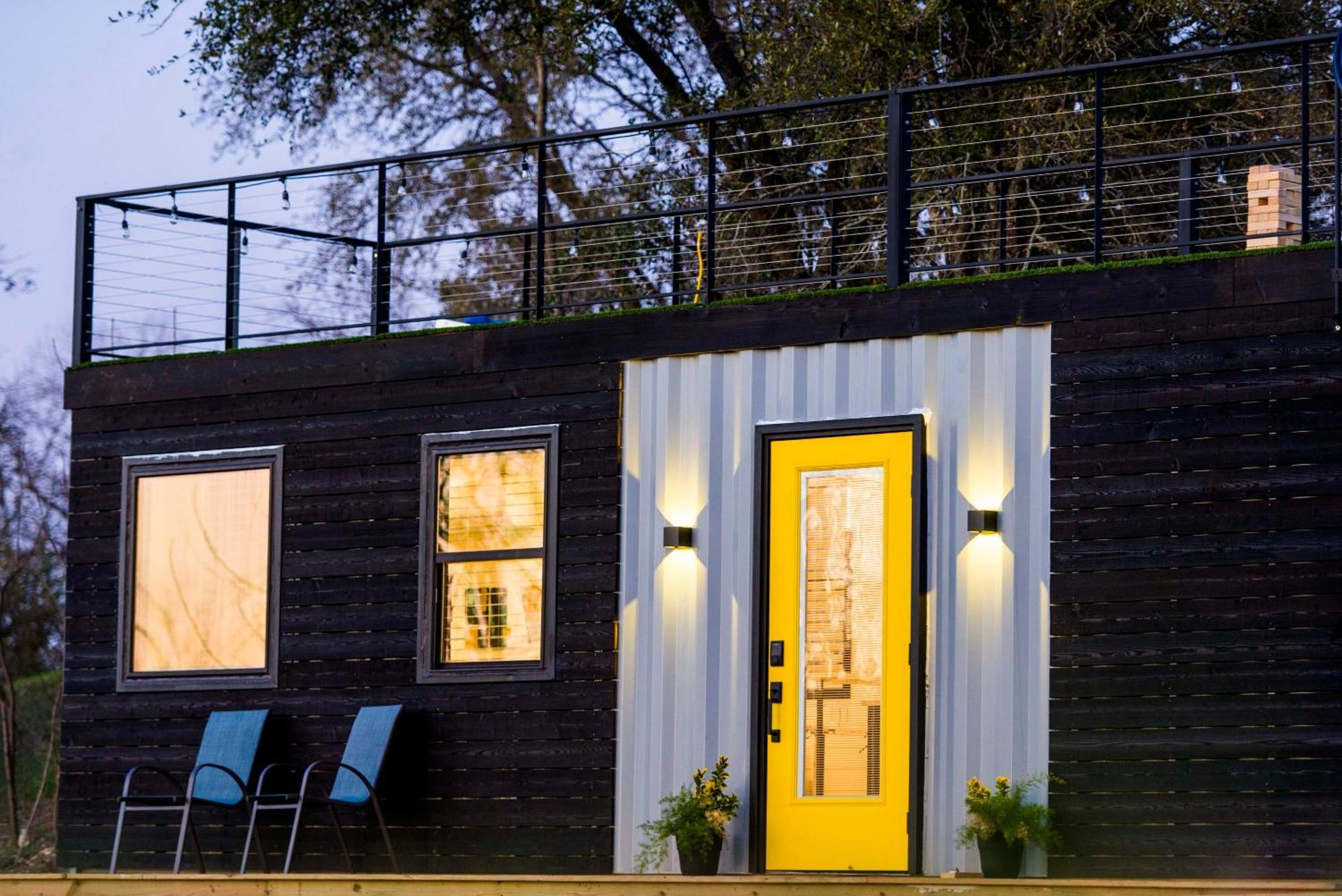 The Zephyr Modern Luxe Container Home Bellmead Exterior photo