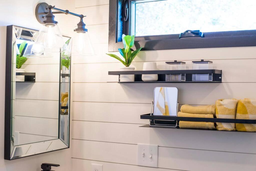 The Zephyr Modern Luxe Container Home Bellmead Exterior photo